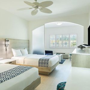 Deluxe Poolside Terrace 2 Double Beds